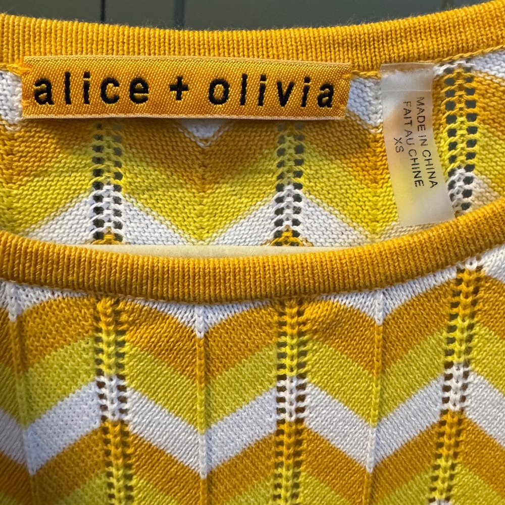 Alice + Olivia Yellow Chevron Pointelle Knit Mini Dress Size XS - Picture 5 of 7